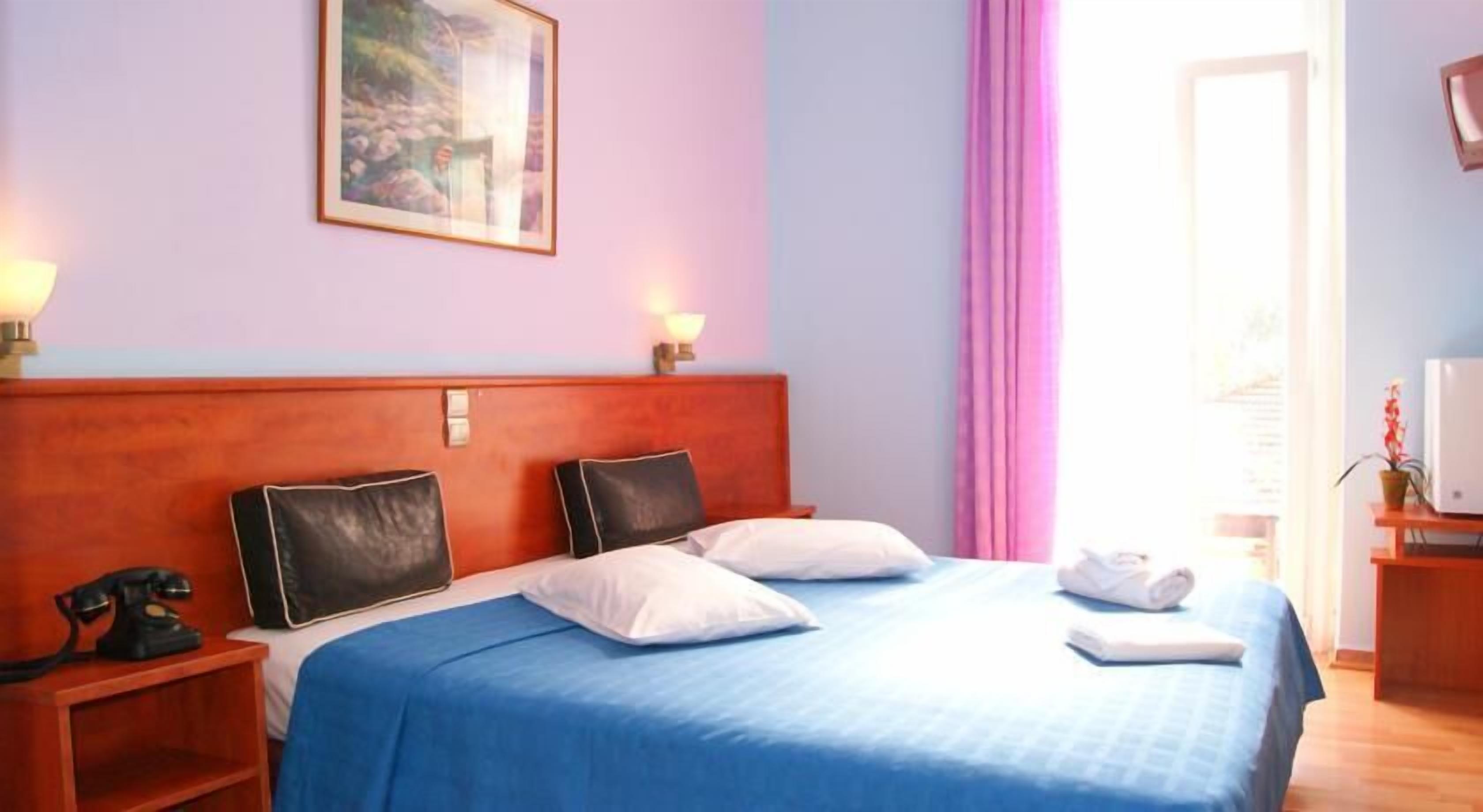 Ropa de cama de alta calidad, colchones Select Comfort y wifi gratis 