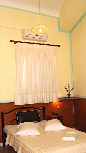 Premium bedding, Select Comfort beds, free WiFi - Hotel Diethnes (Athens)