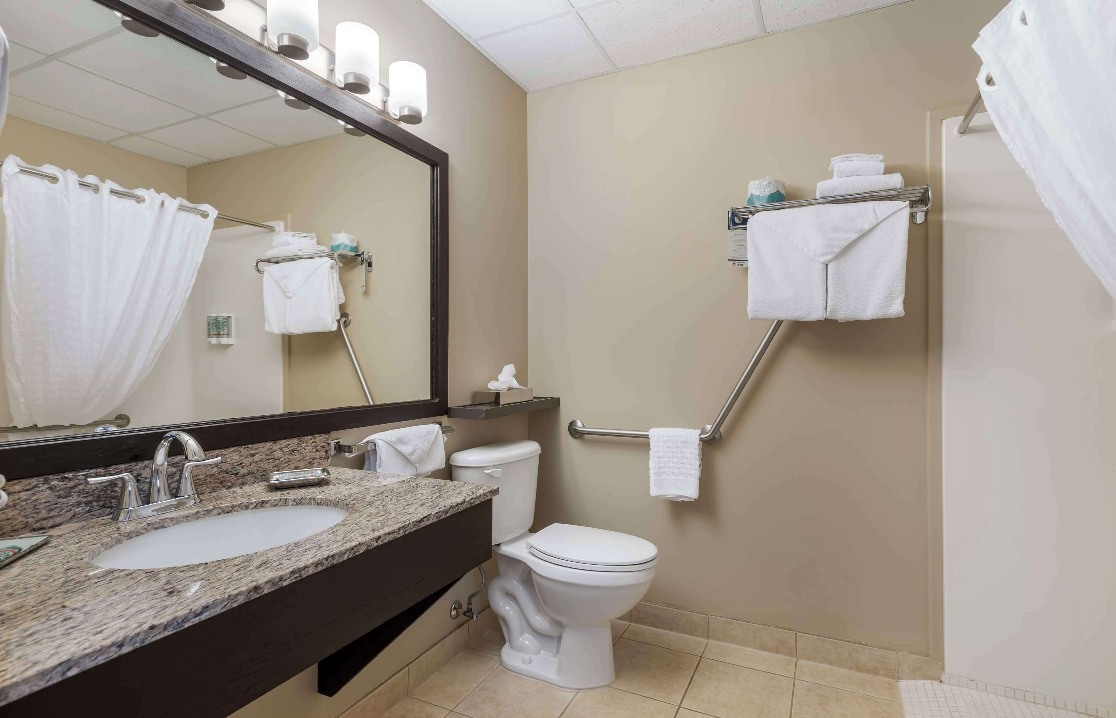 combined shower/bathtub, free toiletries, hair dryer, bathrobes