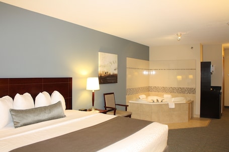 1 bedroom, pillowtop beds, desk, laptop workspace