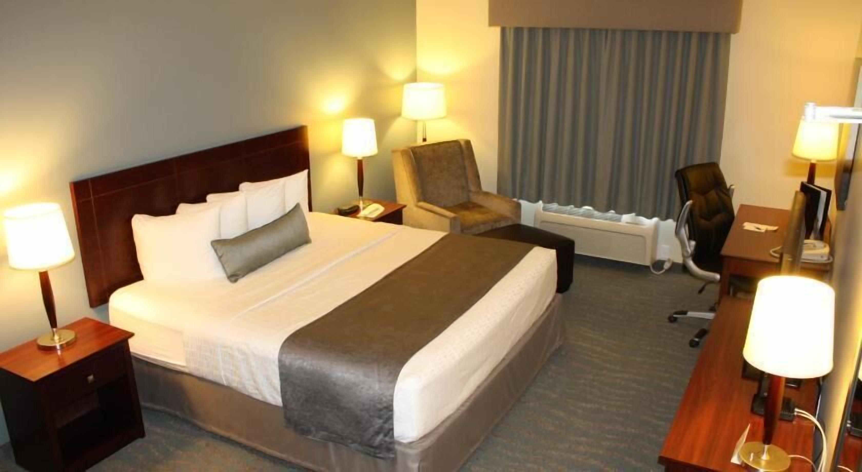 Pillowtop beds, desk, laptop workspace, blackout drapes