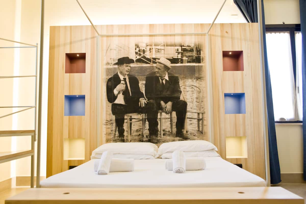 Junior suite (Quadruple) | 1 slaapkamer, luxe beddengoed, een minibar, een kluis op de kamer