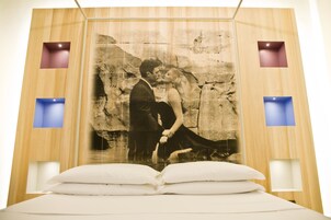 Kaliteli yatak takımı, minibar, odada kasa, ücretsiz kablosuz İnternet