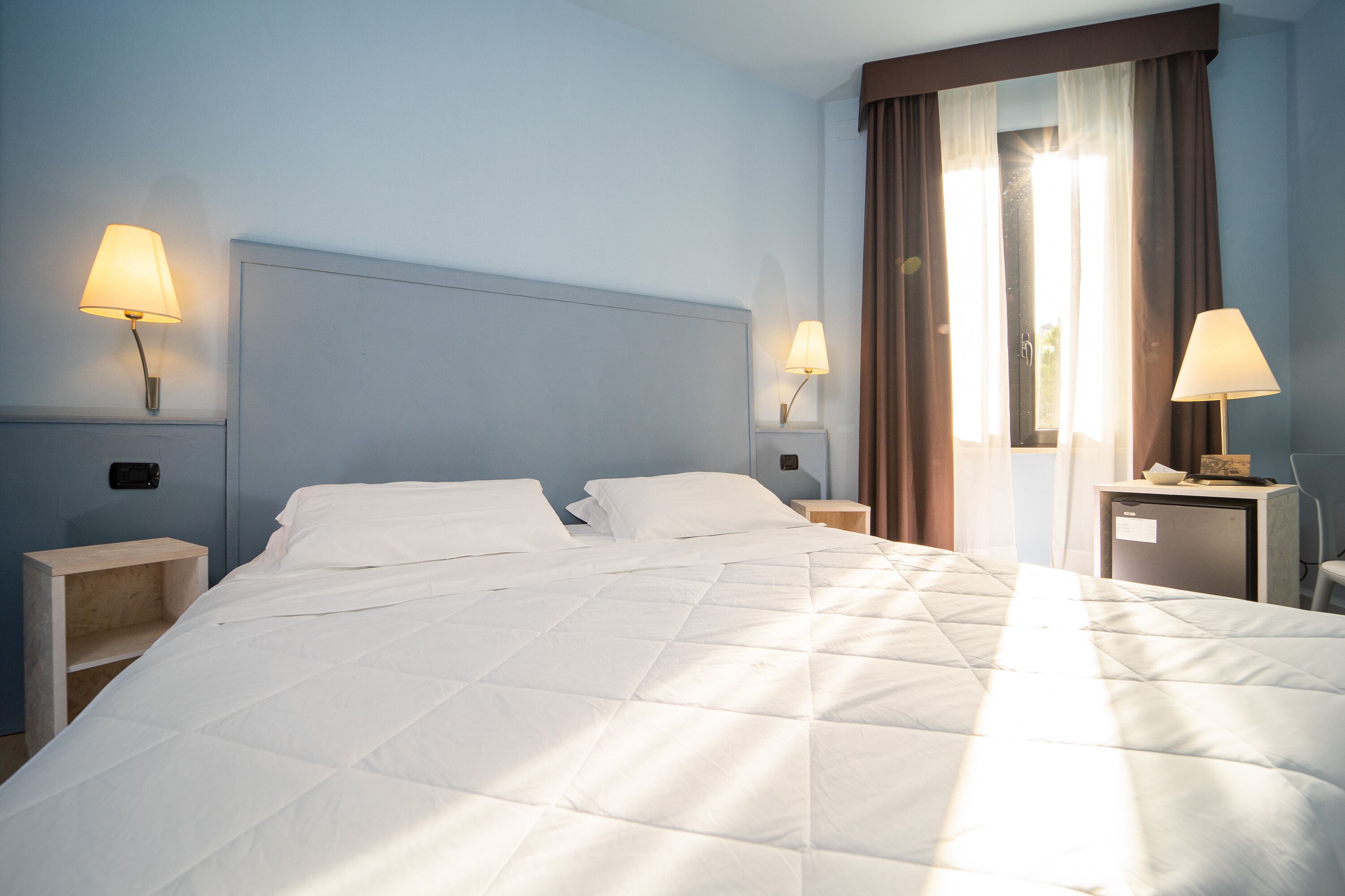 Hochwertige Bettwaren, Minibar, Zimmersafe, kostenloses WLAN