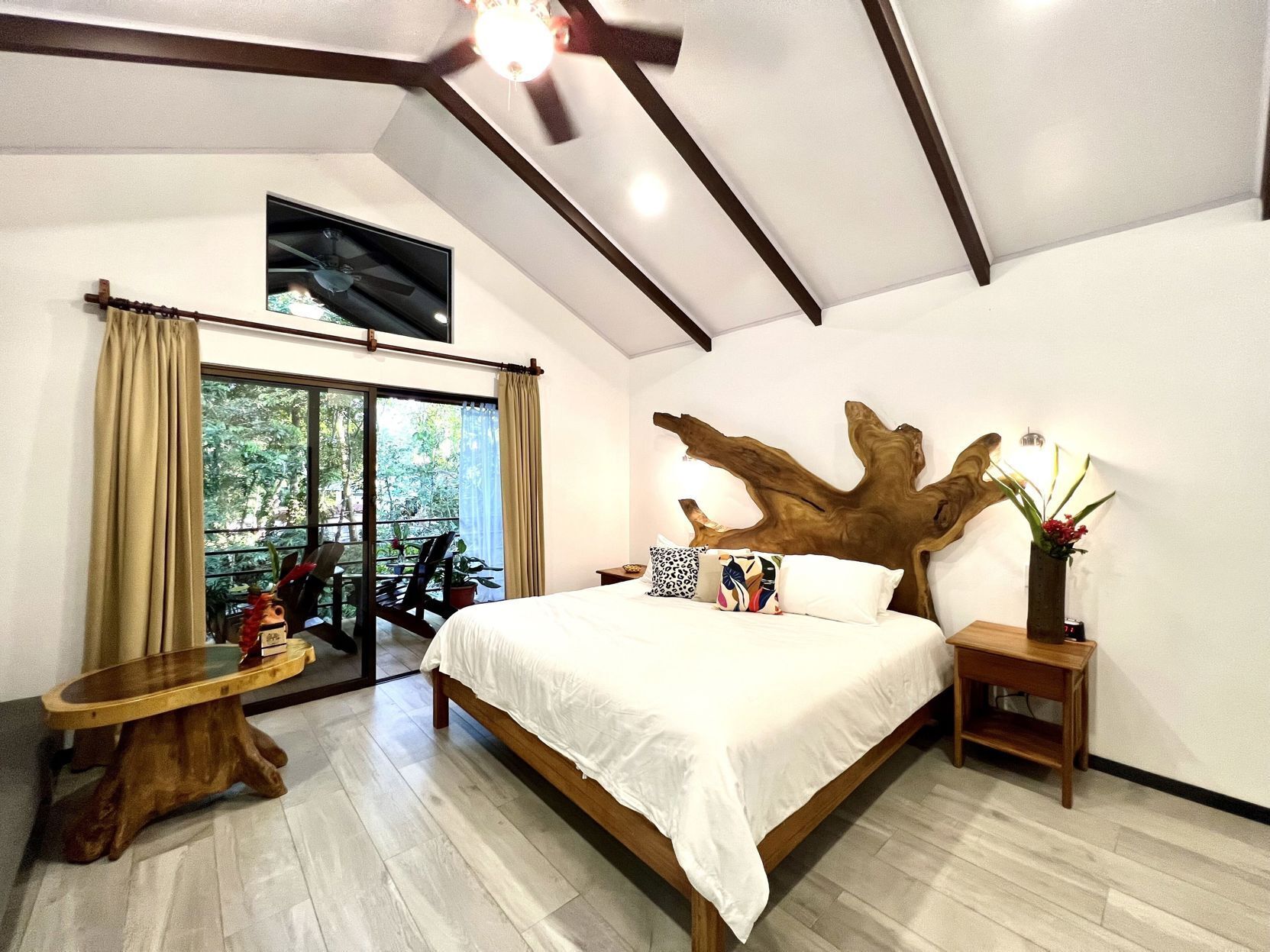 Bộ đồ giường cao cấp, chăn bông, nệm có lớp đệm bông 