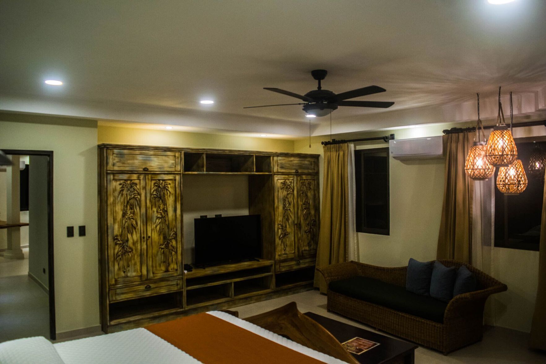 Bộ đồ giường cao cấp, chăn bông, nệm có lớp đệm bông 