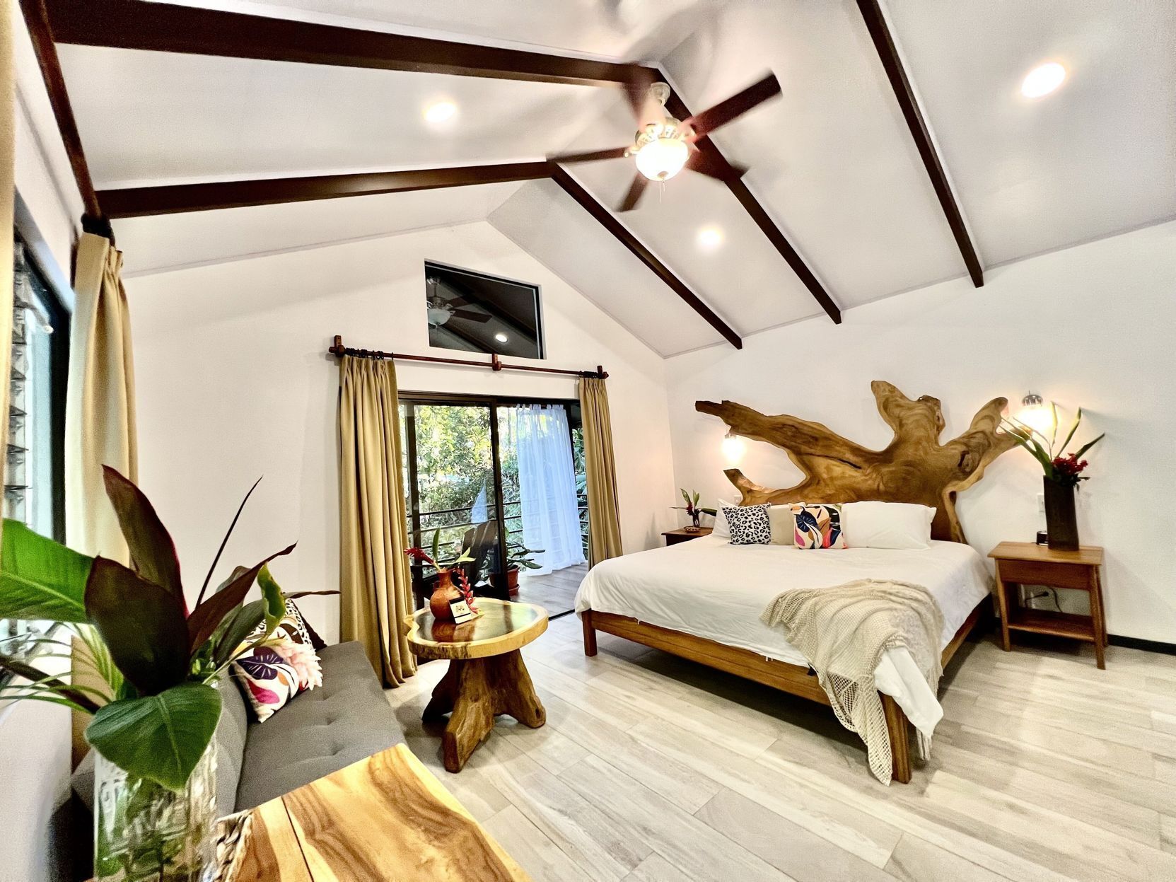 Bộ đồ giường cao cấp, chăn bông, nệm có lớp đệm bông 