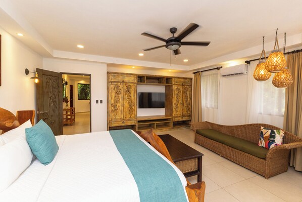 Grand Master Suite | Premium bedding, down comforters, pillowtop beds, in-room safe - ECOTICA Boutique Hotel & Spa. (Quepos)