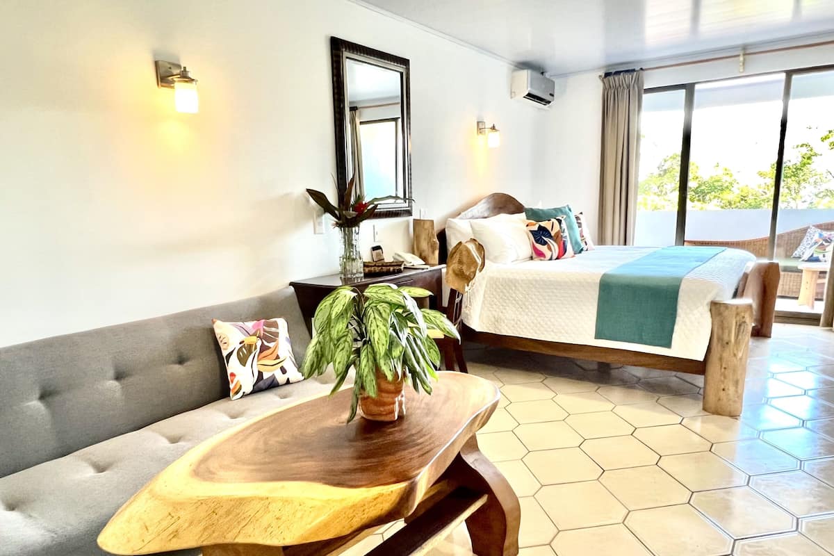 Bộ đồ giường cao cấp, chăn bông, nệm có lớp đệm bông