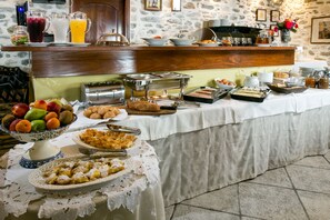 Free daily full breakfast