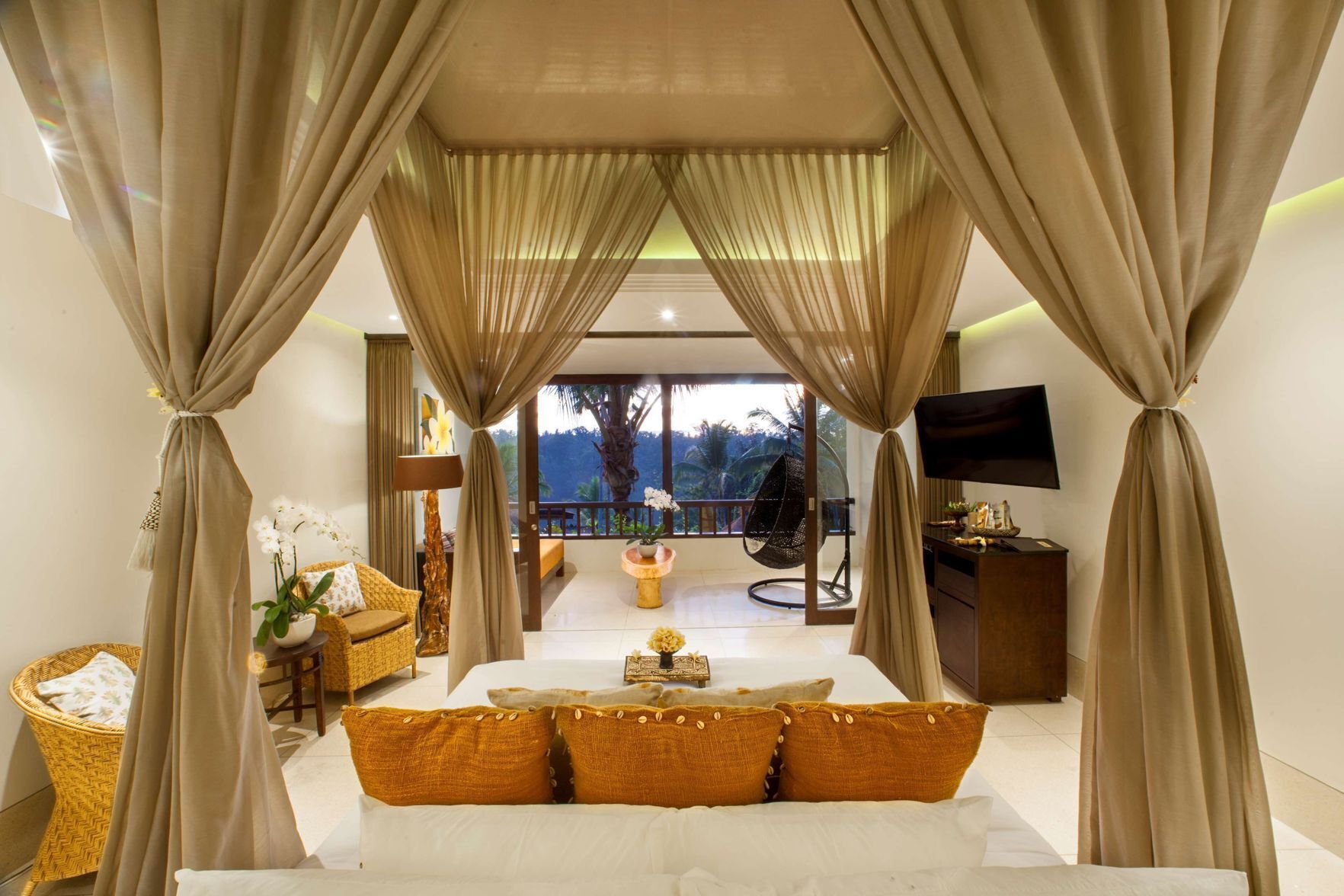 Sábanas de algodón egipcio, ropa de cama de alta calidad y minibar 