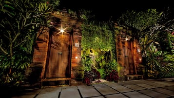 Garden View Villa Suite | Terrace/patio