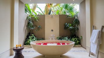 Garden View Villa Suite | Bathroom | Separate tub and shower, free toiletries, hair dryer, bathrobes
