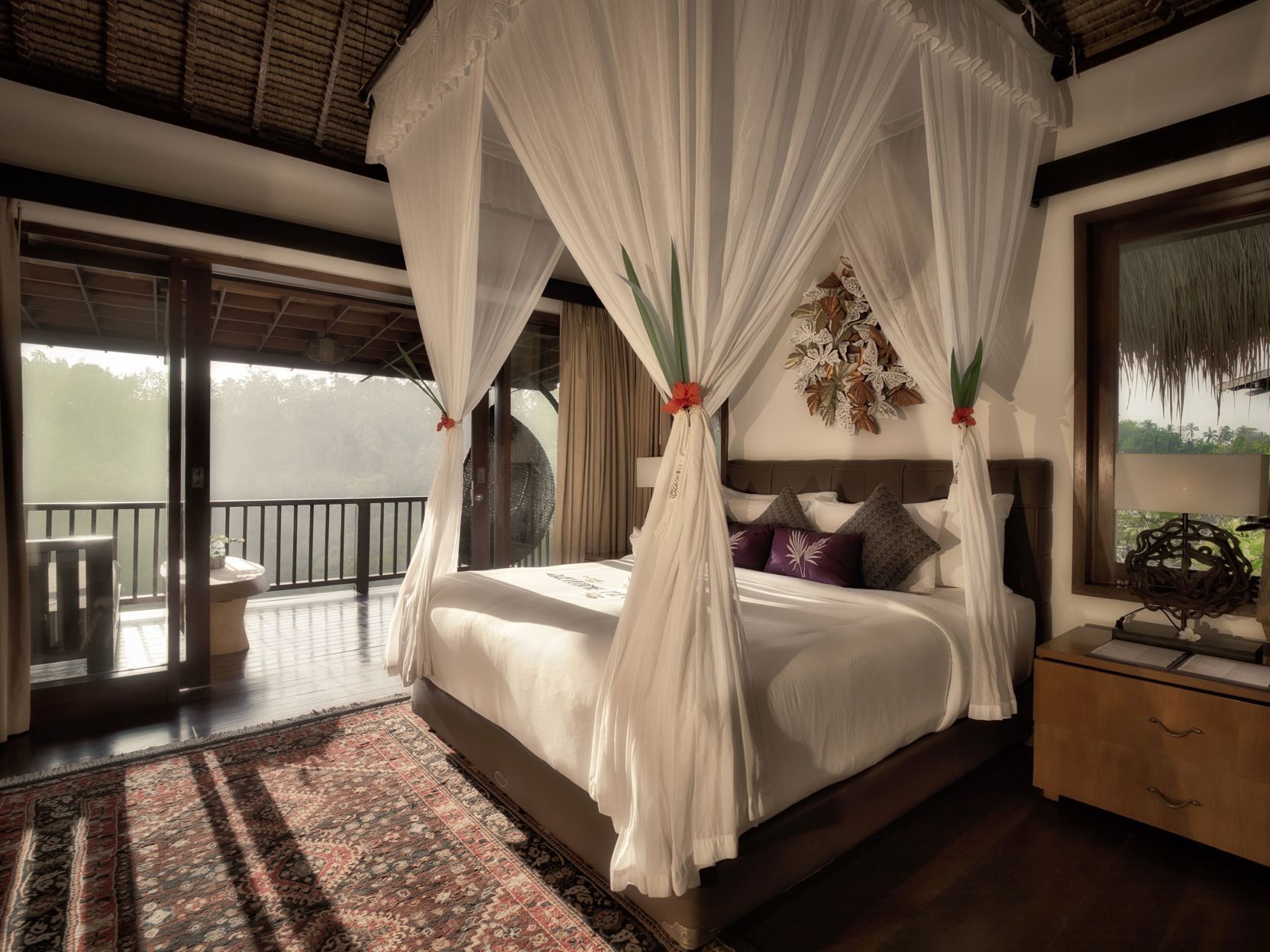 Seprai katun Mesir, seprai premium, minibar, dan brankas