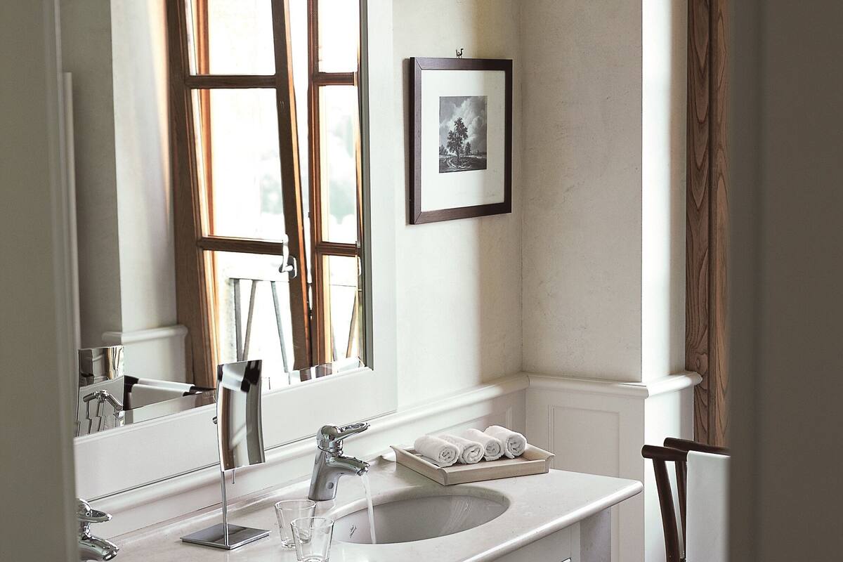 shower, hair dryer, dressing gowns, slippers