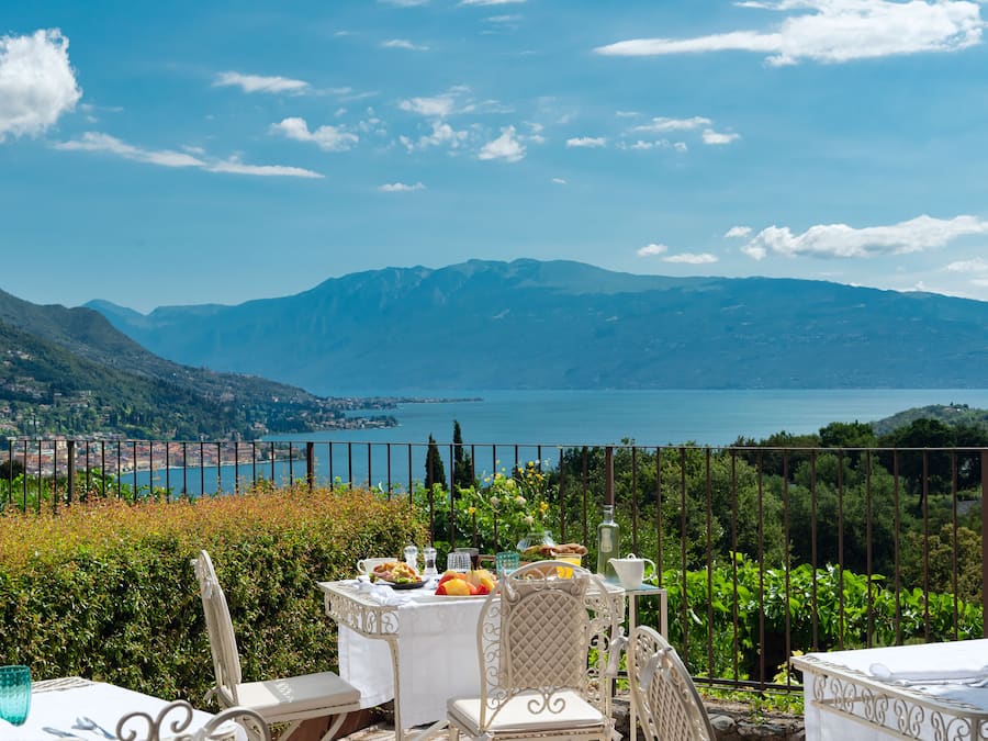 Italian cuisine, pool views