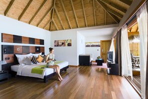 Jacuzzi Beach Villa | Premium bedding, minibar, in-room safe, individually furnished