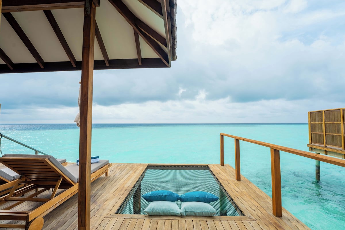 Sunset Ocean Villa | 1 slaapkamer, luxe beddengoed, een minibar, een kluis op de kamer