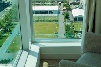 Down comforters, pillowtop beds, in-room safe, desk at The Westin Boston Seaport District