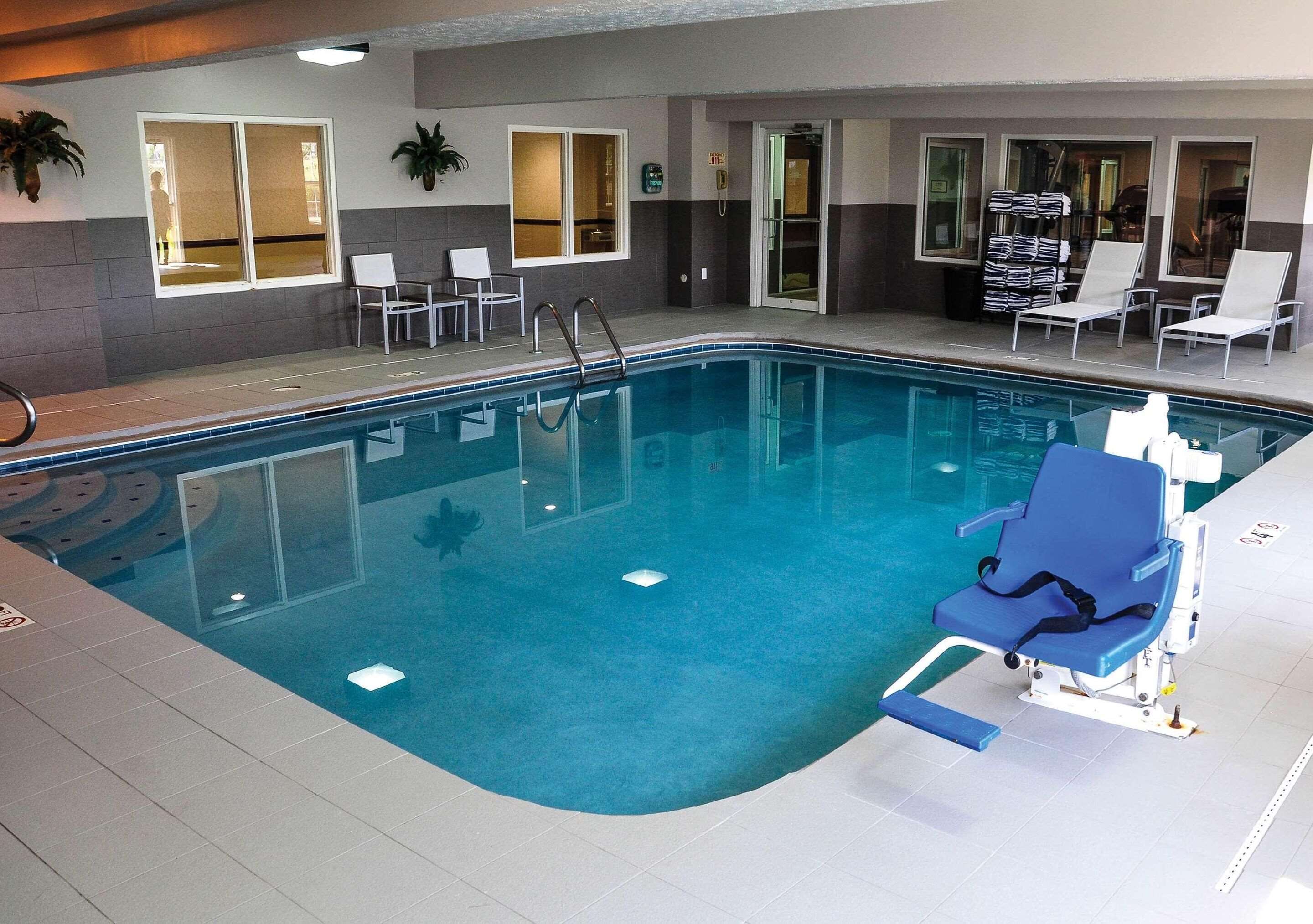 indoor pool, pool loungers