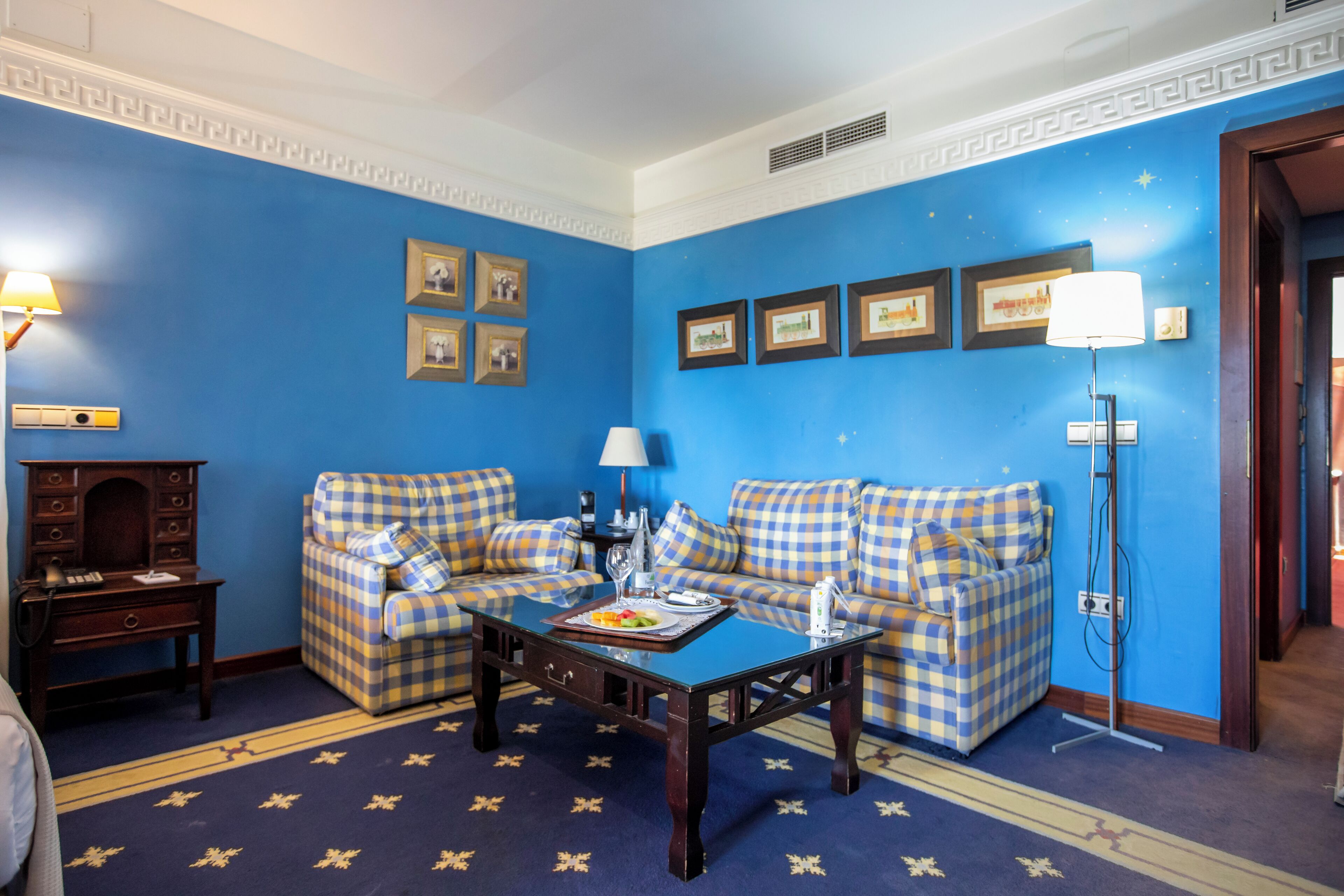 premium double or twin room | minibar, in-room safe, blackout curtains, soundproofing