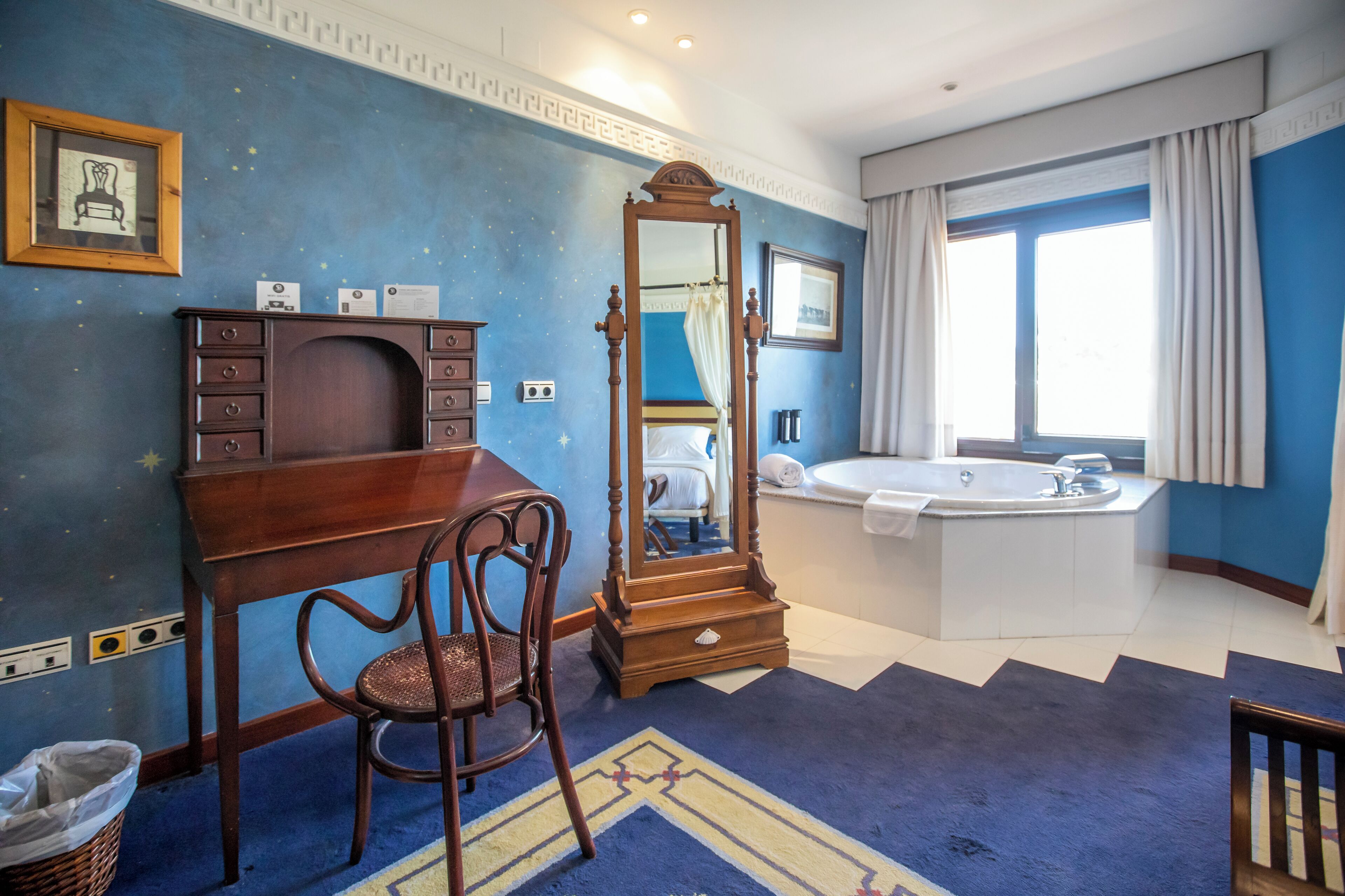 premium double or twin room | minibar, in-room safe, blackout curtains, soundproofing