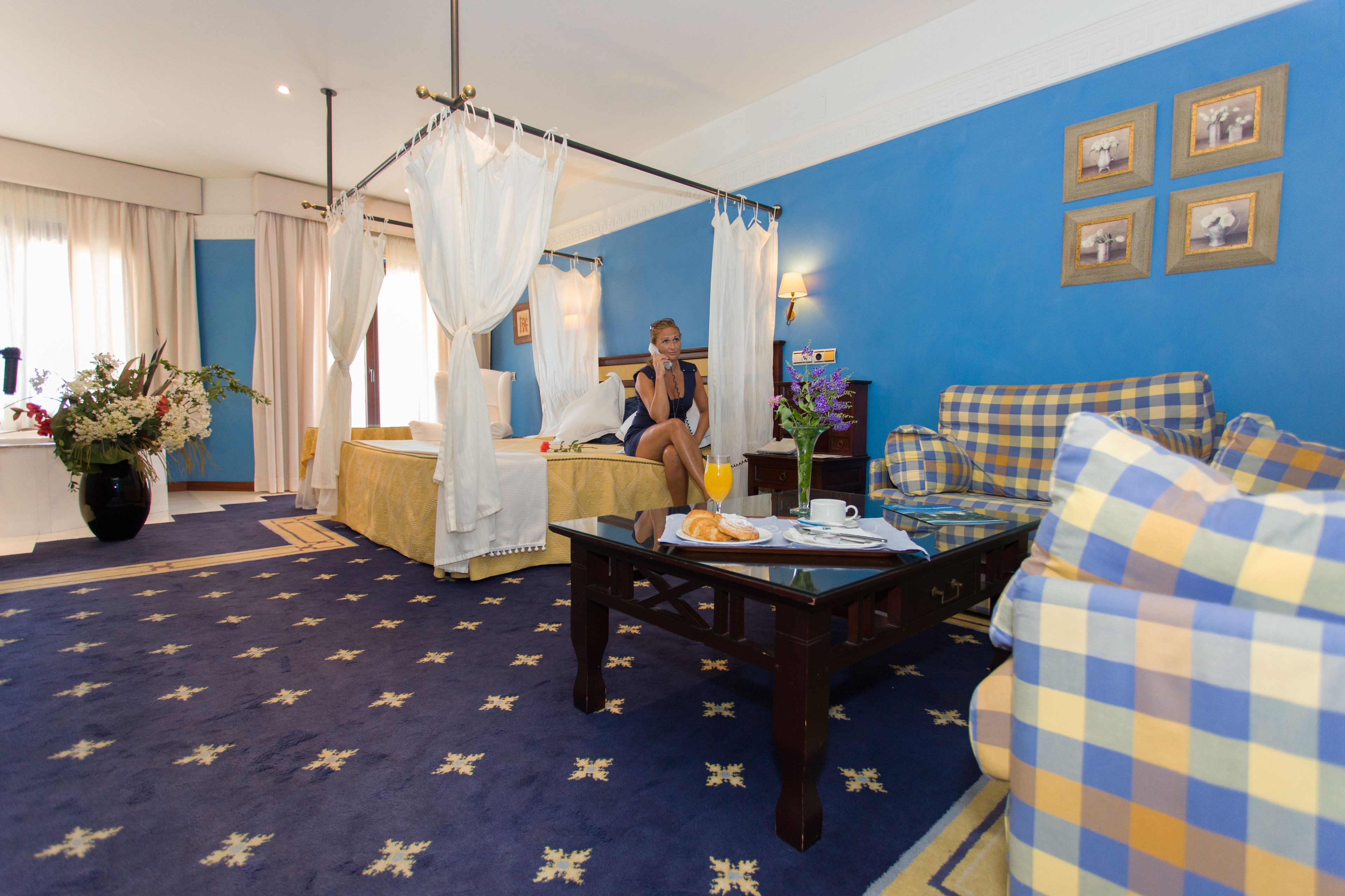 minibar, in-room safe, blackout curtains, soundproofing