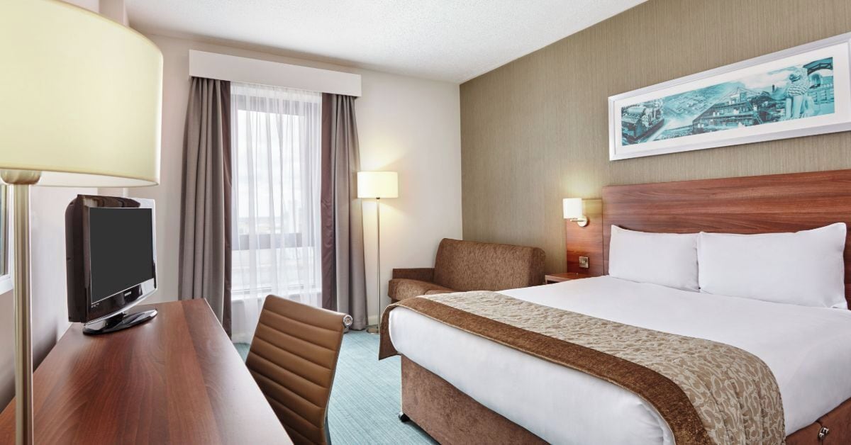 Bureau, fer et planche à repasser, Wi-Fi gratuit, draps fournis