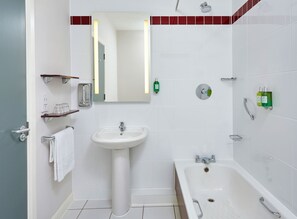 Standard Double Room | Bathroom | Combined shower/tub, free toiletries, hair dryer, towels