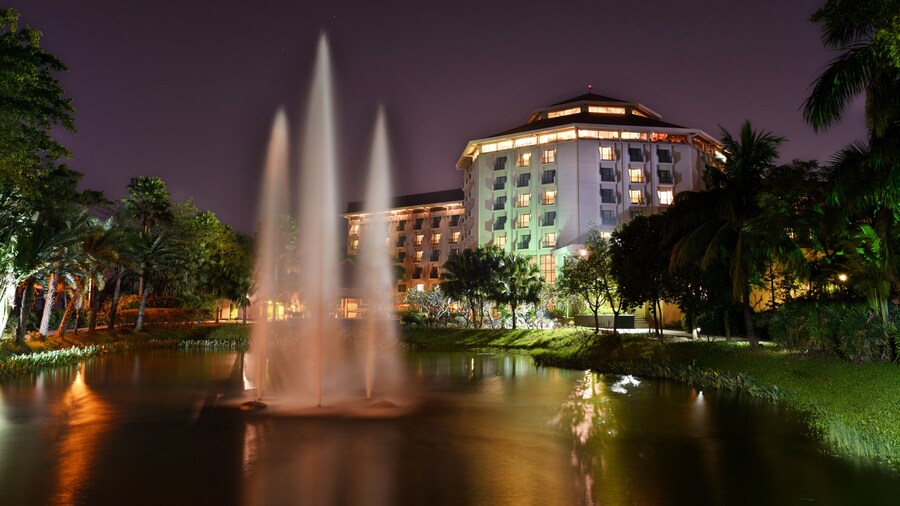 Radisson Blu Dhaka Water Garden