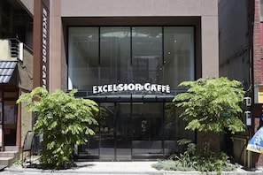 Cafe - the b akasaka-mitsuke (Tokyo)