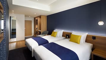 Cortinas blackout, wifi gratis y ropa de cama