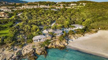 Petit déjeuner, déjeuner et dßner servis sur place