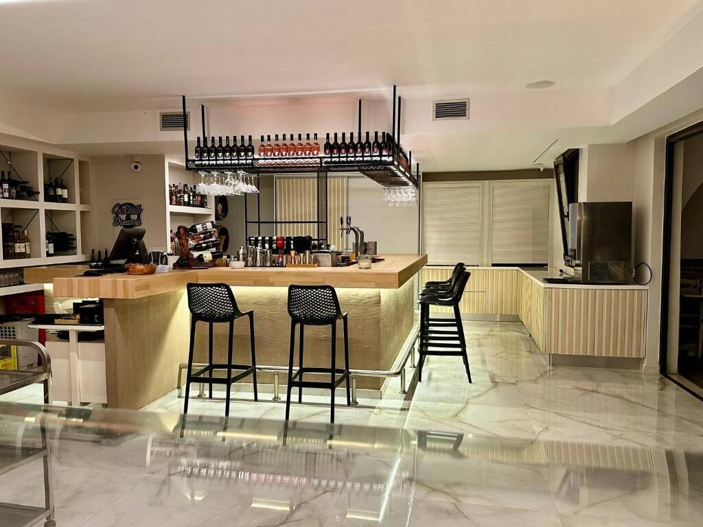 Photo - Castro Hotel
