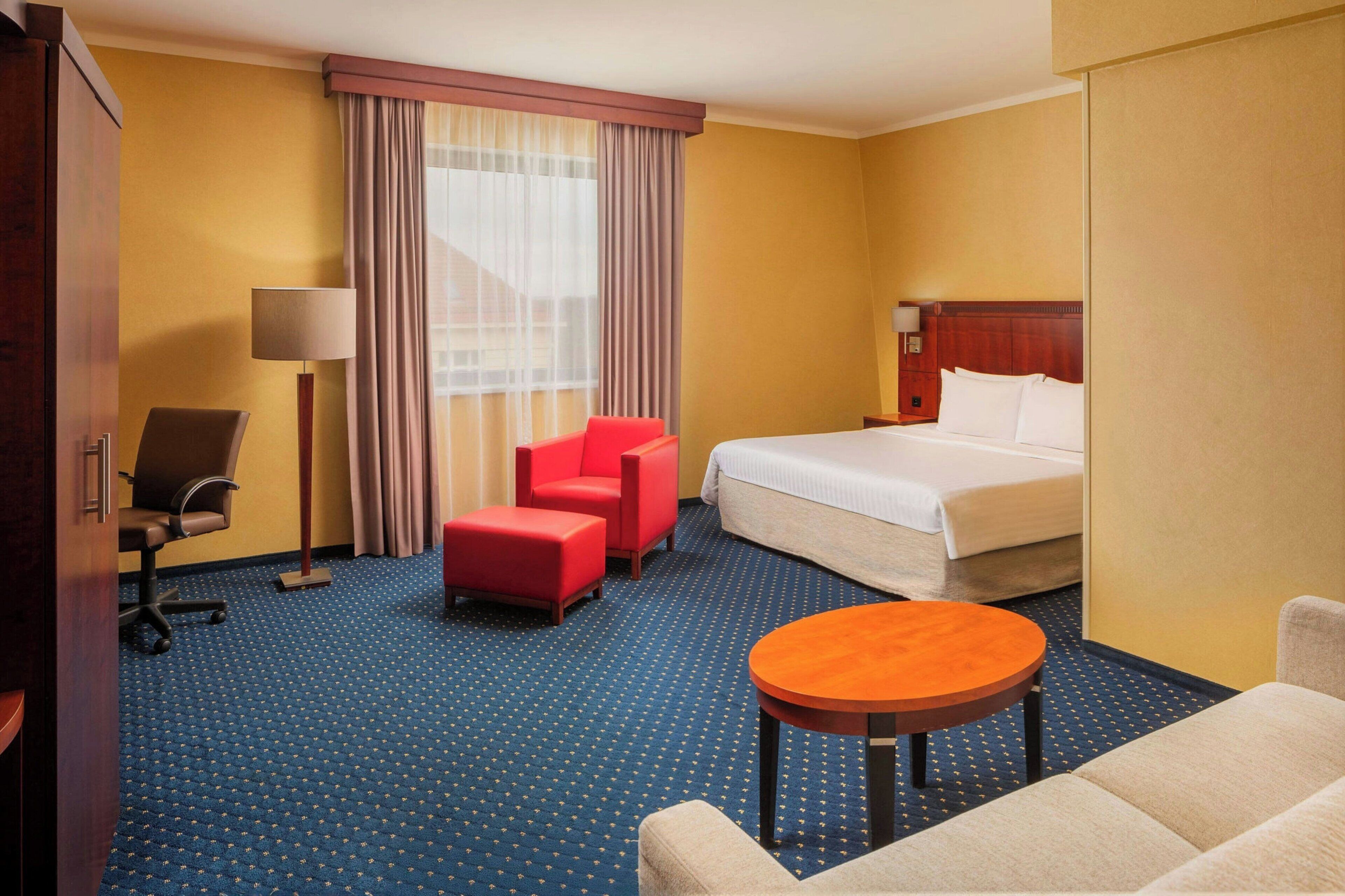 premium bedding, minibar, in-room safe, desk