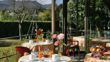 Frühstück, Mittagessen, Abendessen, französische Küche