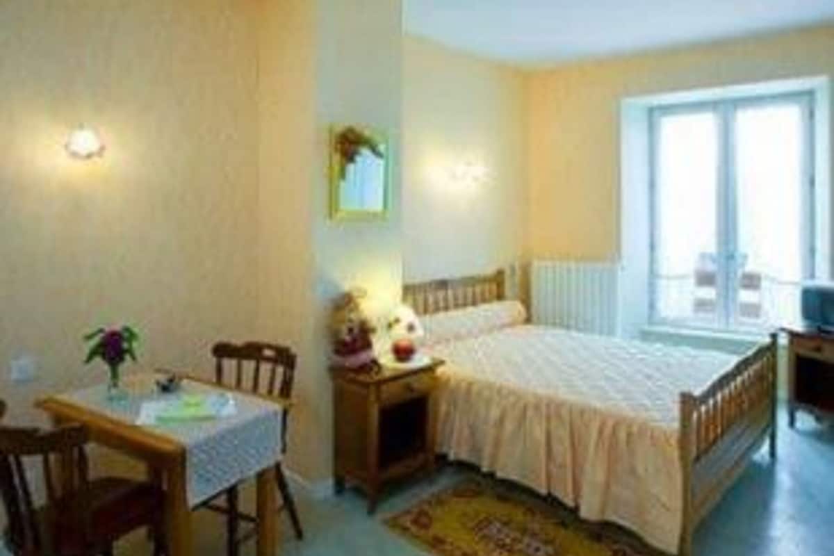 single room | desk, free wifi