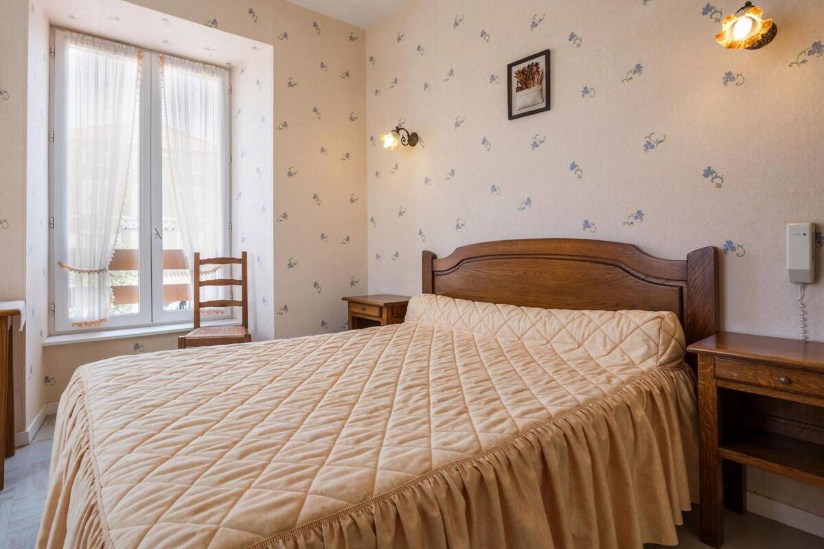 Double Room | Desk, free WiFi