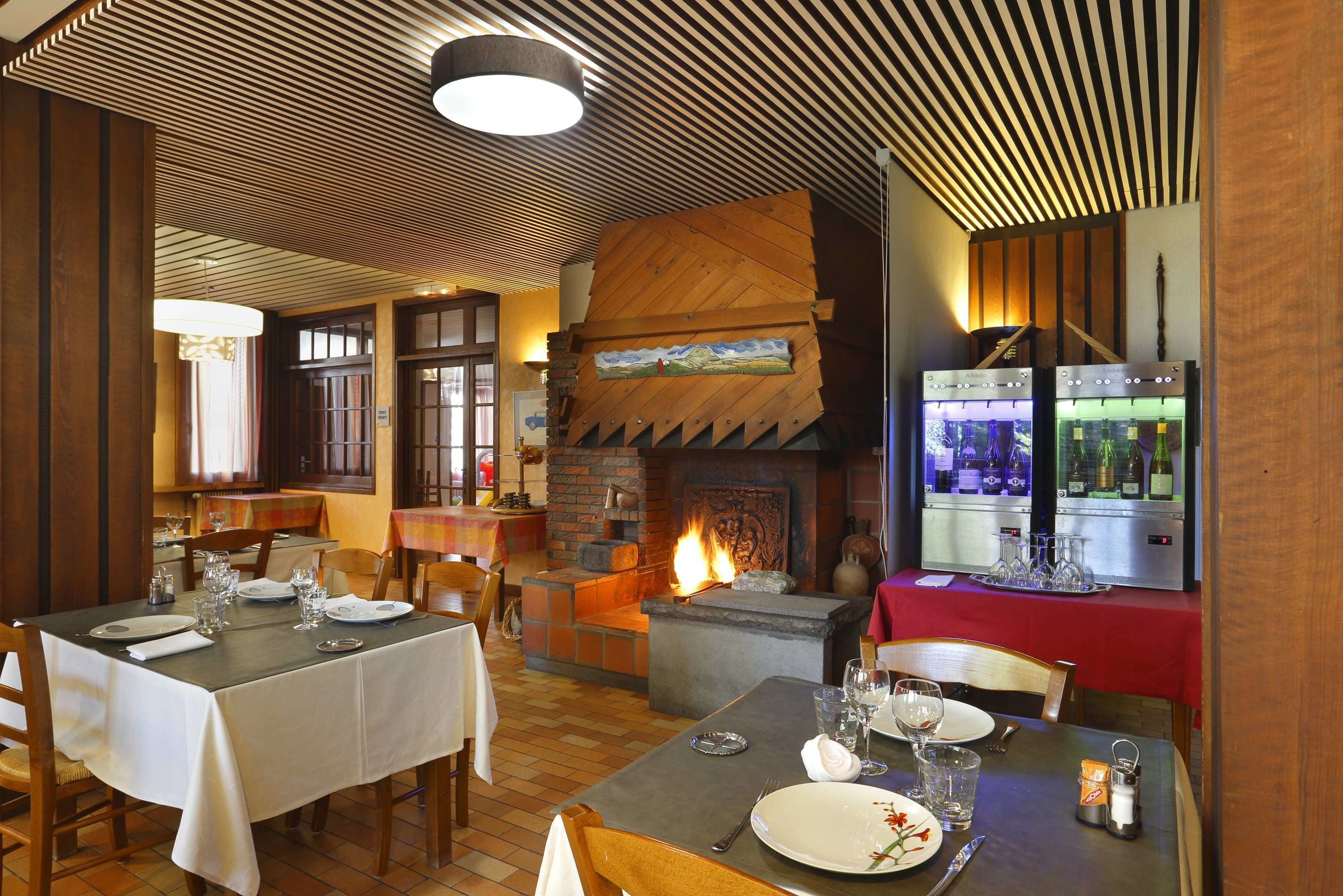 lunch and dinner served, french cuisine