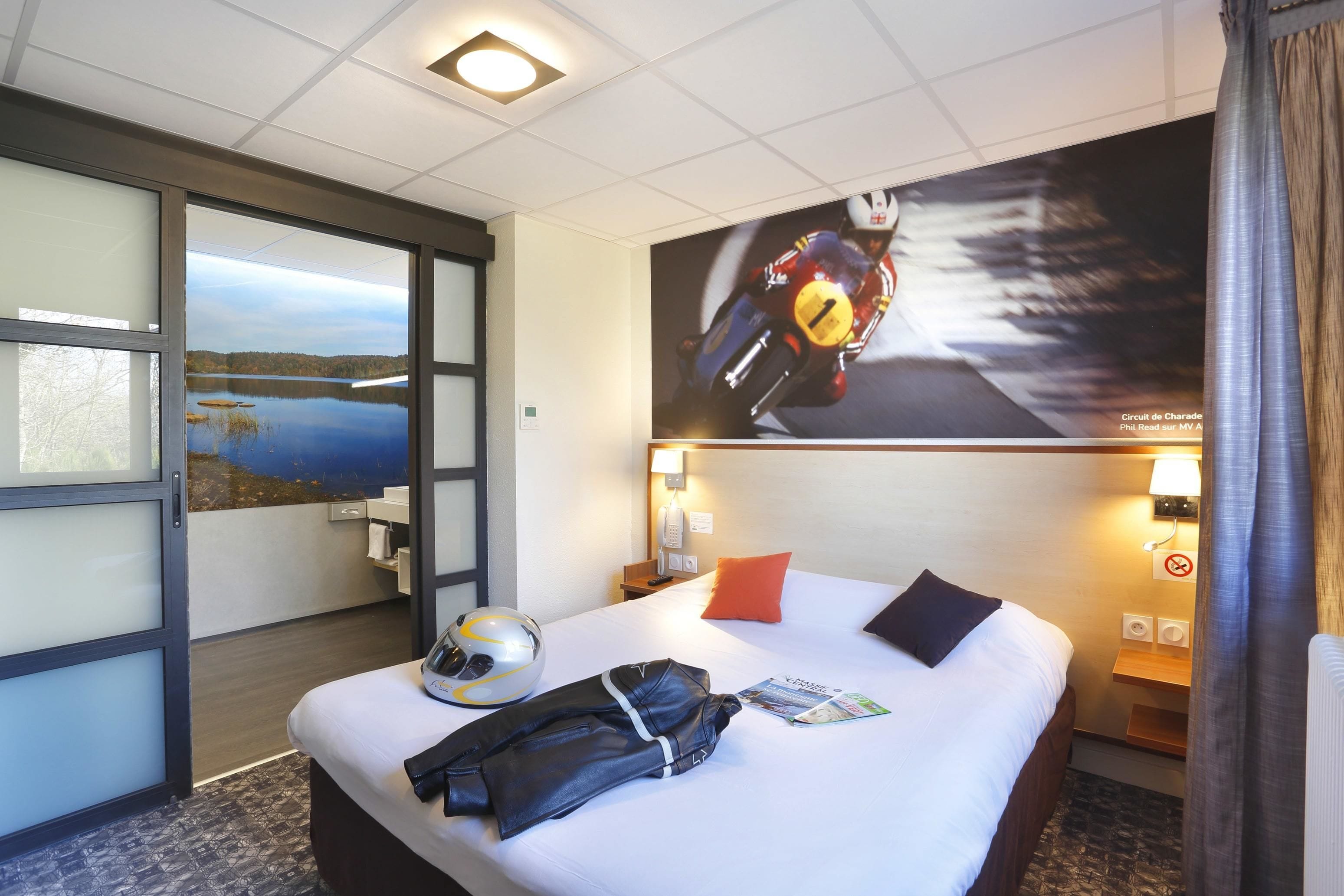 junior suite | in-room safe, desk, laptop workspace, soundproofing
