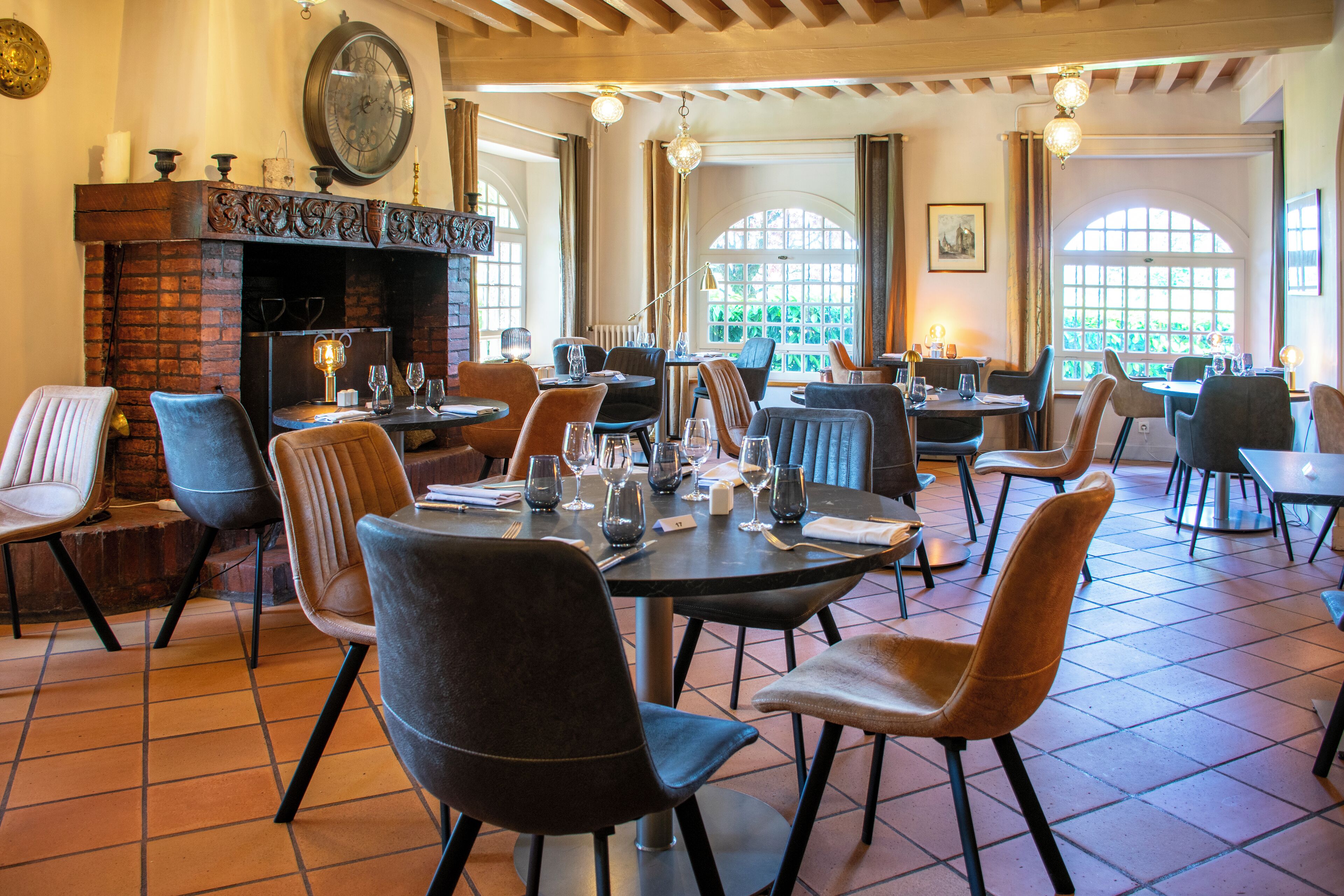 Lunch and dinner served, Regional cuisine