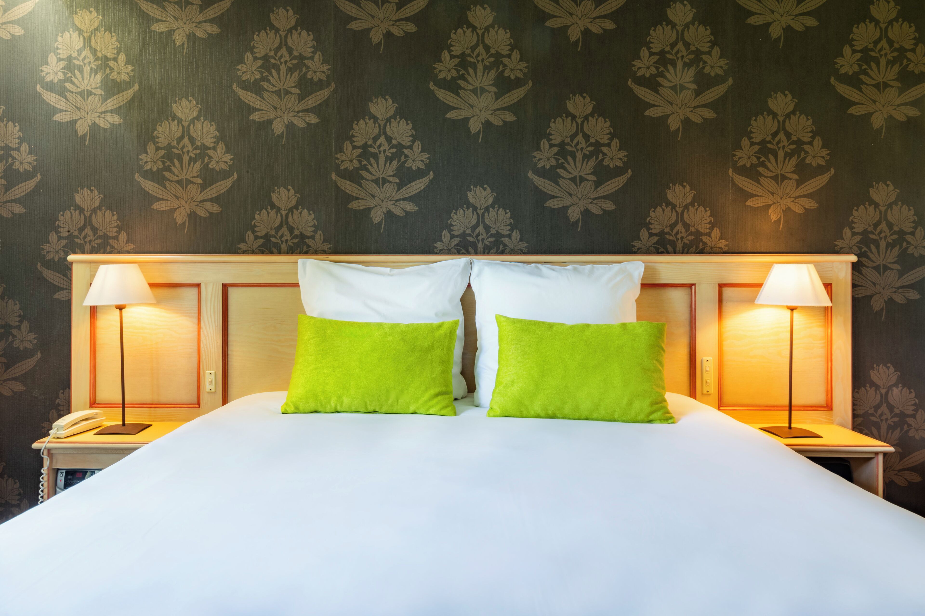 single room | 1 bedroom, desk, soundproofing, free cots/infant beds