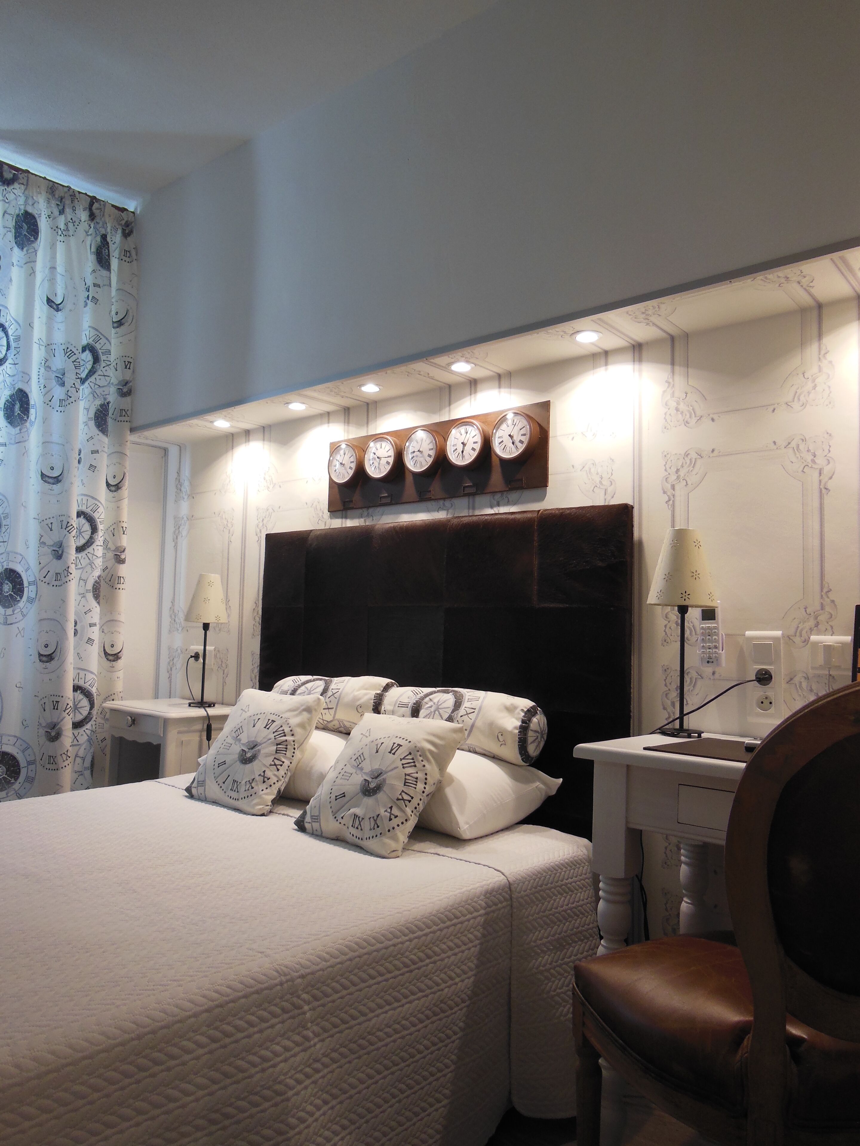 comfort room | 1 bedroom, individually decorated, individually furnished, desk