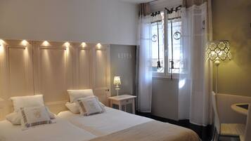 1 chambre, décoration personnalisée, ameublement personnalisé, bureau