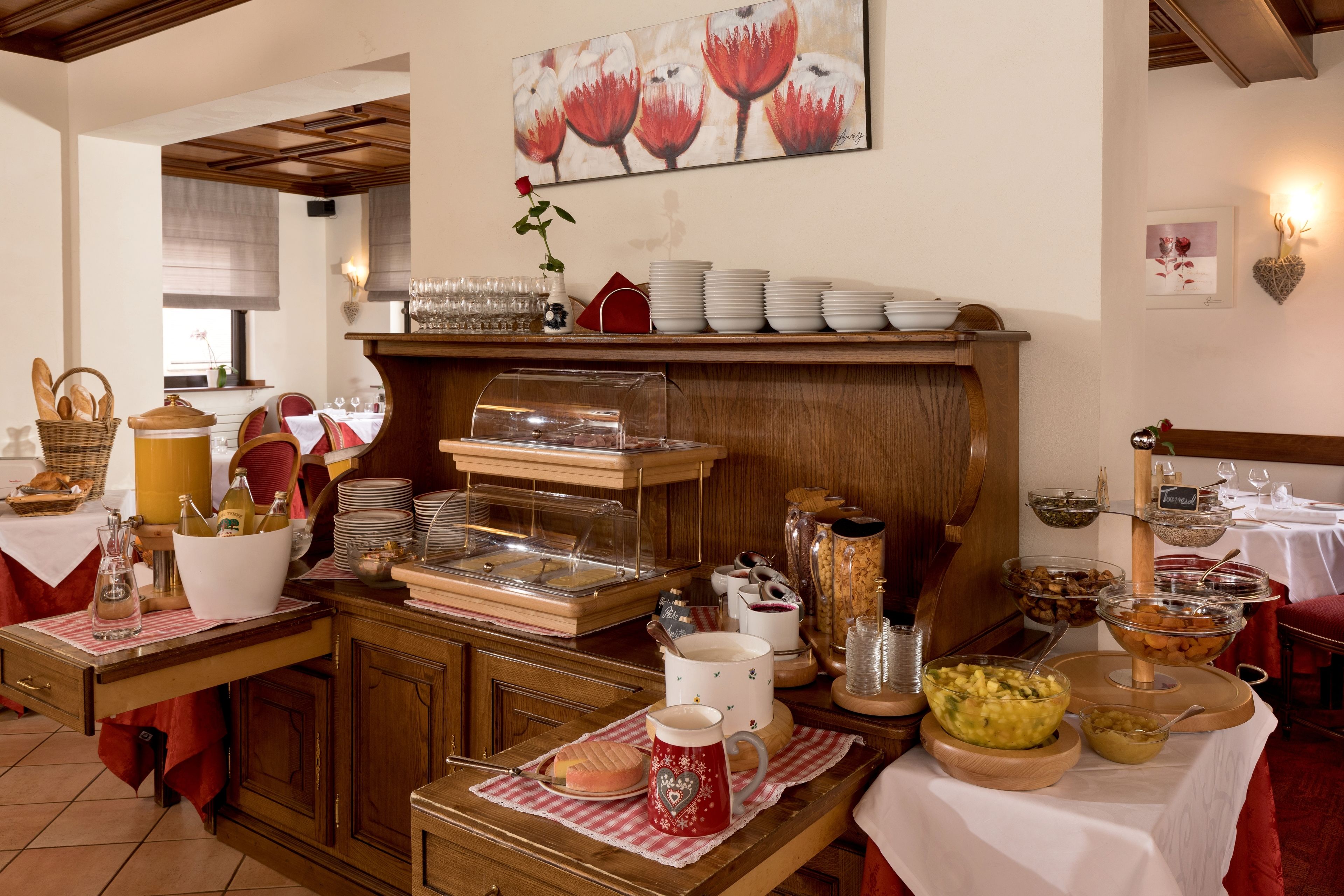 Desayuno buffet (EUR 13.5 por persona) 
