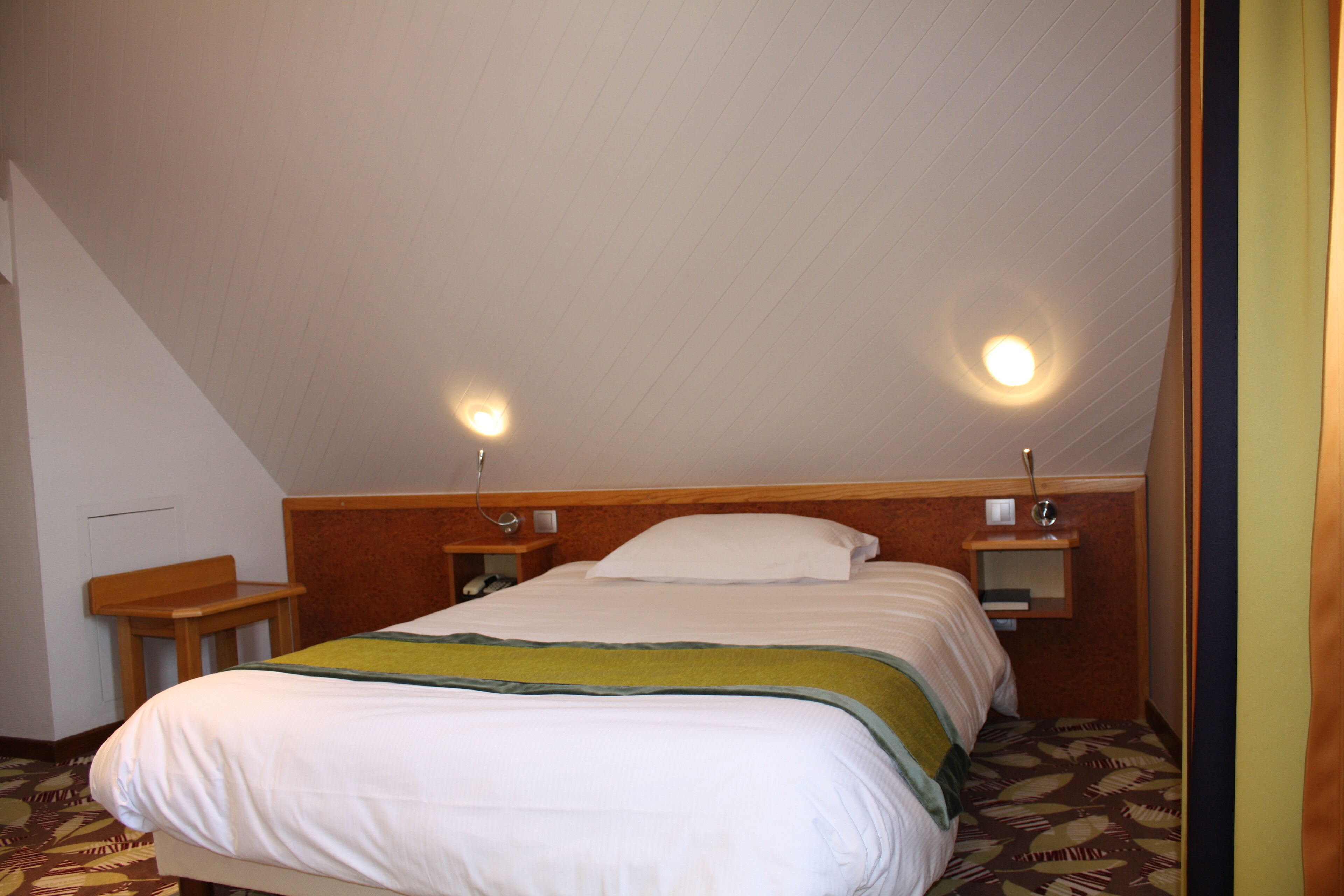 comfort double room | bathroom | hair dryer, towels