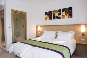 Superior-Doppelzimmer | Zimmersafe, kostenlose Babybetten, kostenloses WLAN, Bettwäsche