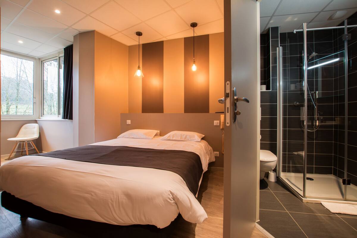 desk, soundproofing, iron/ironing board, free cots/infant beds