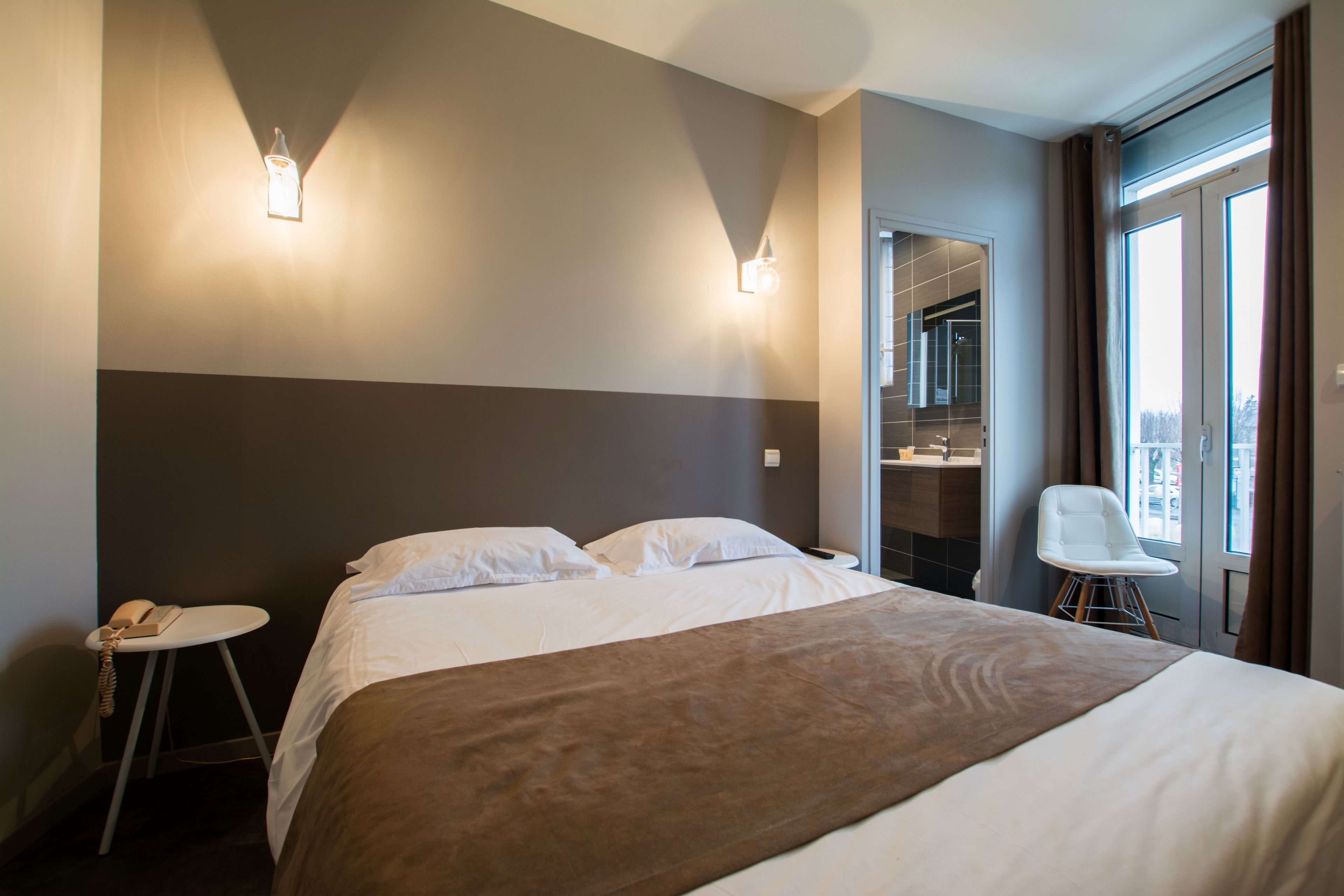 double room (charme) | desk, soundproofing, iron/ironing board, free cots/infant beds