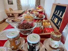 Daily buffet breakfast (EUR 18 per person)